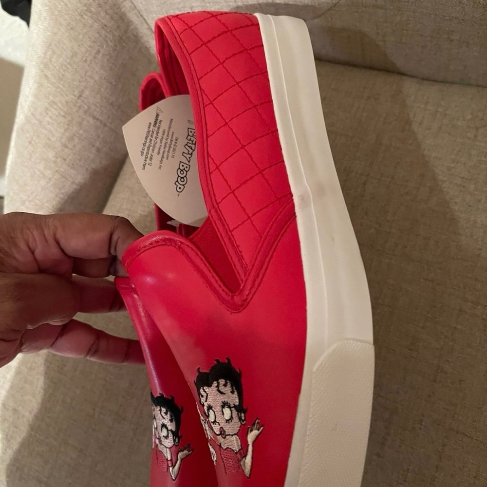 Betty Boop Womens red canvas shoes size 10 NEW - Picture 6 of 9